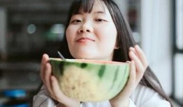 吃瓜调皮少女是谁,网络红人的魅力与争议