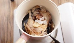 吃瓜喝水吃鸭腿,水润心田，鸭腿佳肴，尽享美食盛宴