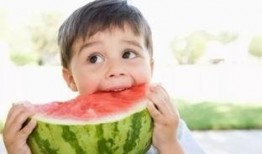 小孩吃瓜情头,小孩吃瓜情头的欢乐时光