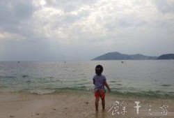 海边吃瓜拍摄,吃瓜拍照，定格夏日美好瞬间