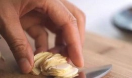 五一宅在家里吃瓜