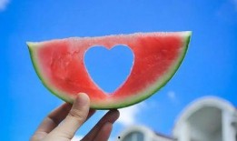 吃瓜惬意的诗句,夏日消暑的悠闲时光