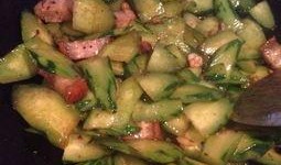 青瓜煮肉吃的瓜,青瓜煮肉，传统美食新体验