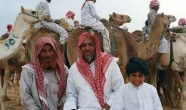 刘大瓜吃骆驼,勇敢尝试骆驼美食之旅