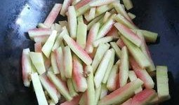 豆瓣吃瓜在哪里吃,揭秘“吃瓜在哪里”的美食天堂