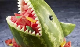 吃玉玲珑瓜,品味夏日清新，探寻传统美食魅力