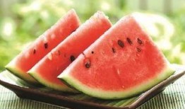 抹绿吃瓜,夏日消暑新风尚