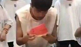 校园吃瓜男女,揭秘男女生吃瓜那些事儿