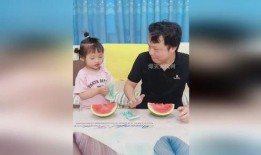 闺女吃蛋瓜,开启夏日清凉之旅