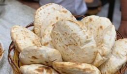 回郭镇吃瓜,瓜香四溢，品味夏日清凉