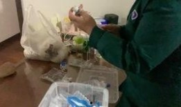 大妈打针输液吃瓜,展现人间温情与生活百态
