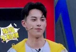 吃瓜吃到男神,从吃瓜吃到男神的甜蜜邂逅