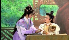 穿越带吃瓜系统进宫,宫廷风云尽收眼底