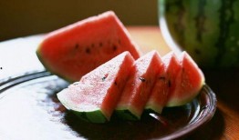 吃瓜系统在朝廷上吃瓜,吃瓜系统揭秘朝廷秘闻