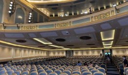 音乐厅吃瓜视频,一场吃瓜视频引发的视听盛宴